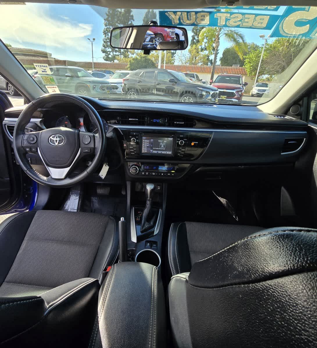 2015 Toyota Corolla S 27