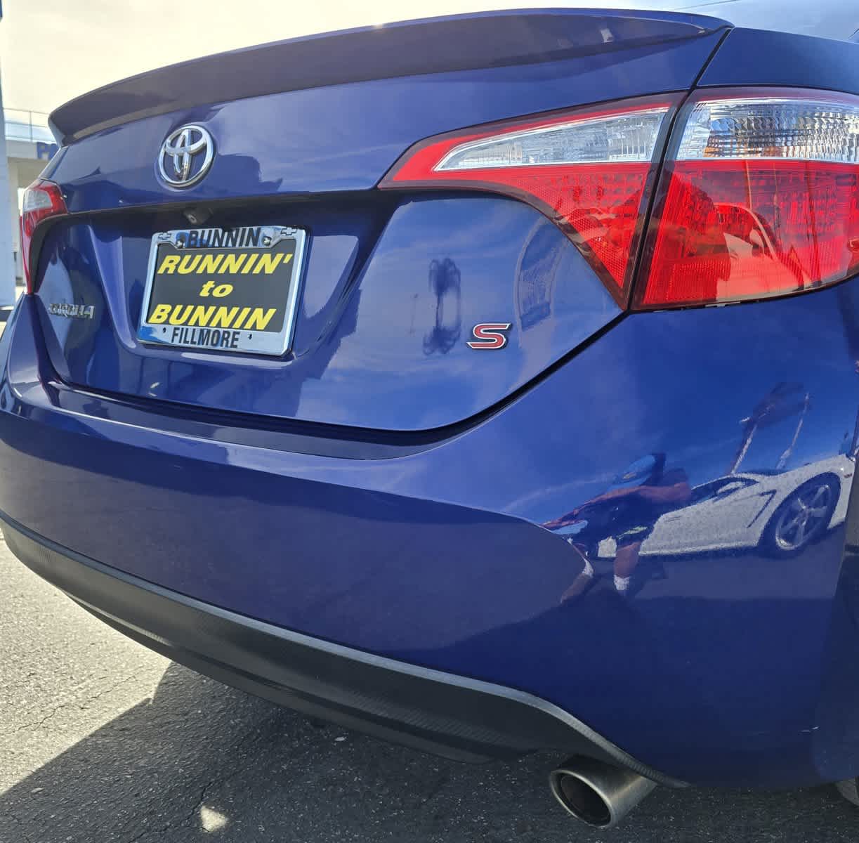 2015 Toyota Corolla S 19