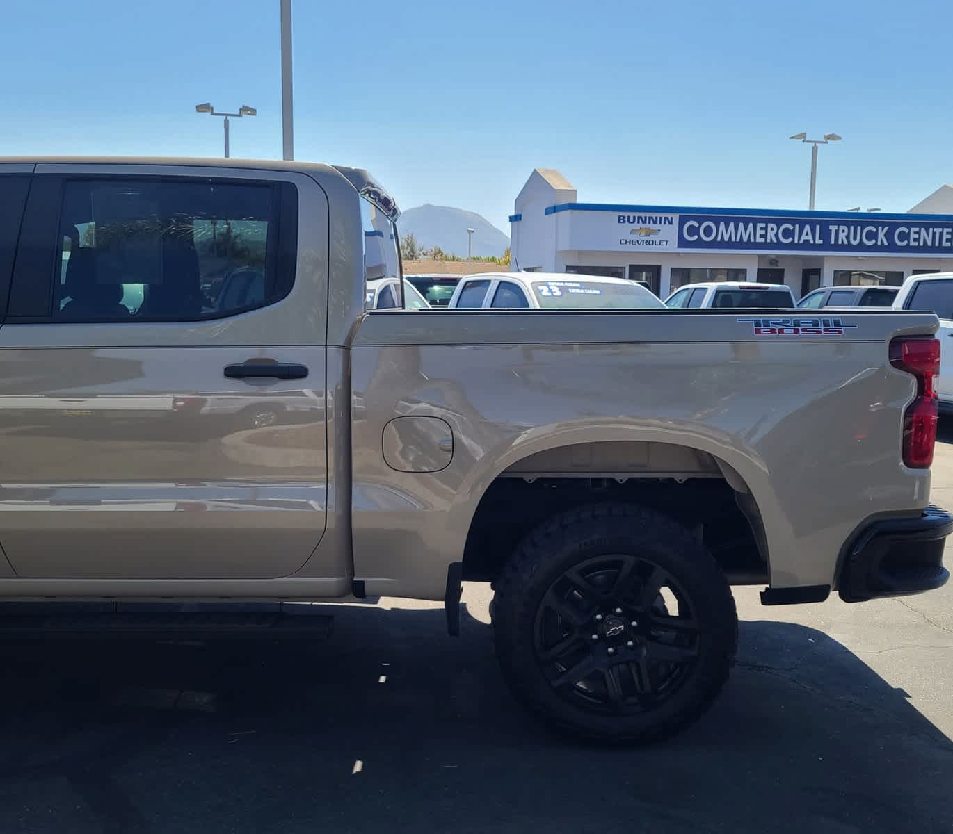 2022 Chevrolet Silverado 1500 Custom Trail Boss 4WD Crew Cab 147 26