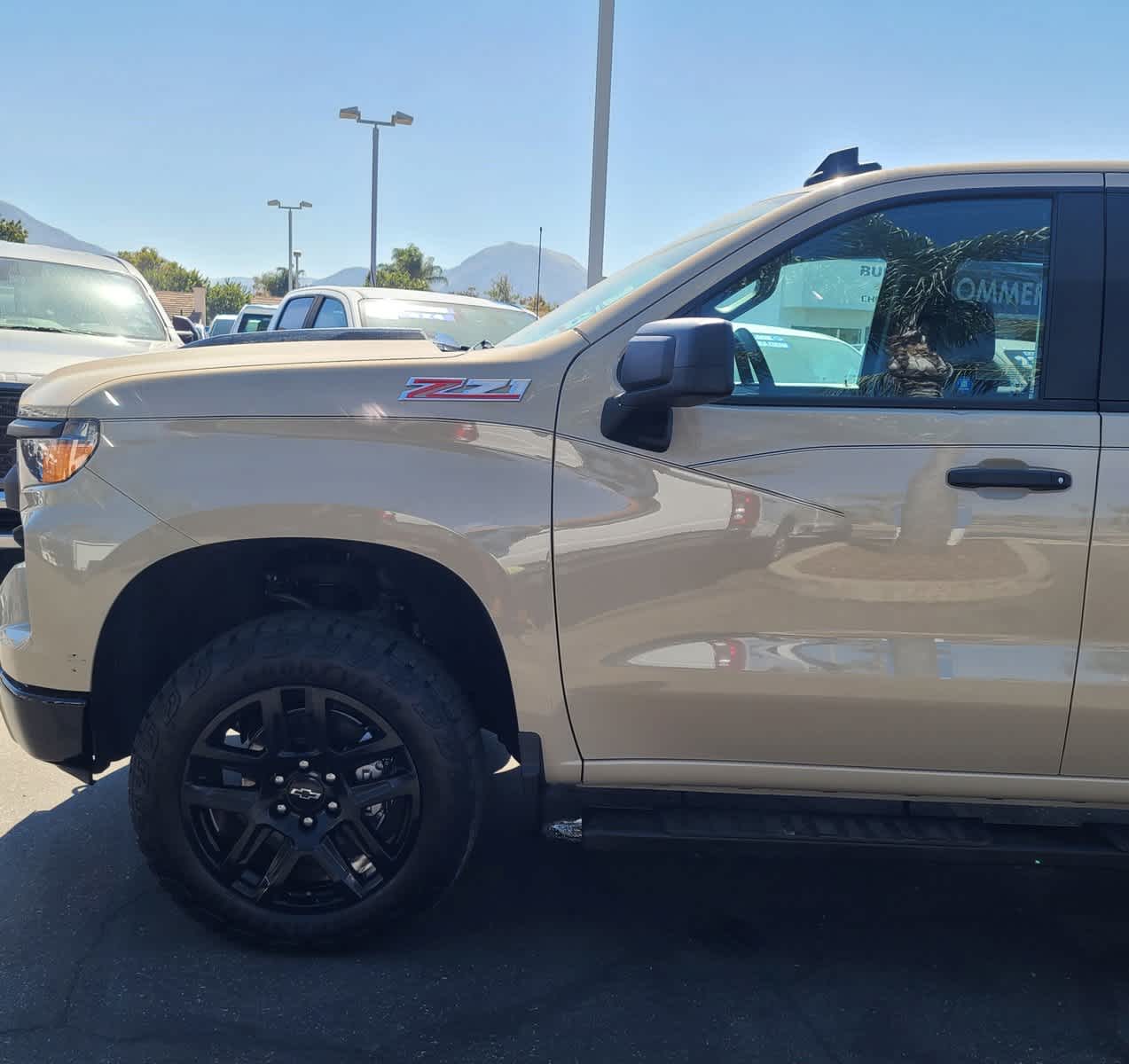 2022 Chevrolet Silverado 1500 Custom Trail Boss 4WD Crew Cab 147 25