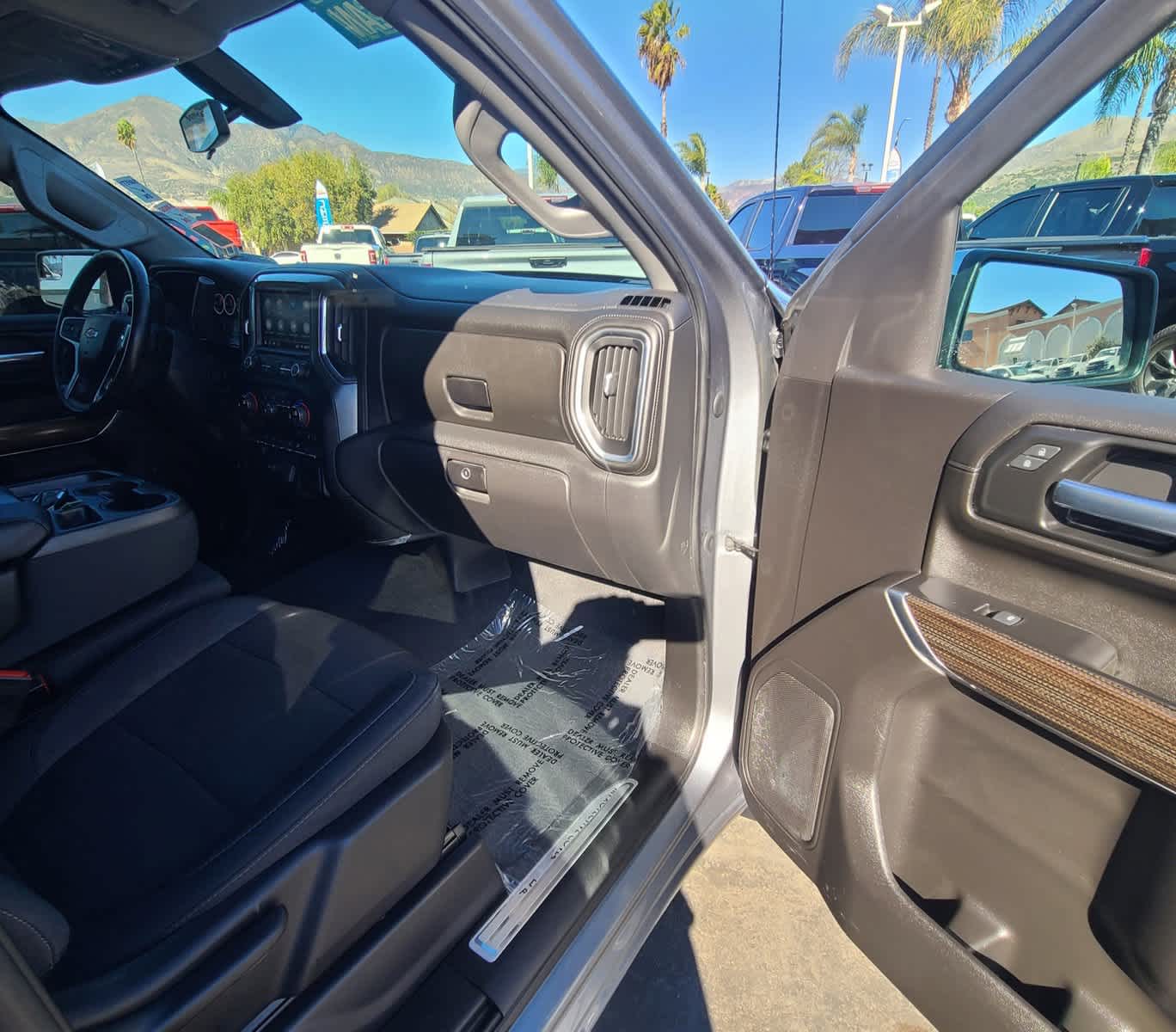 2020 Chevrolet Silverado 1500 LT 2WD Crew Cab 147 17