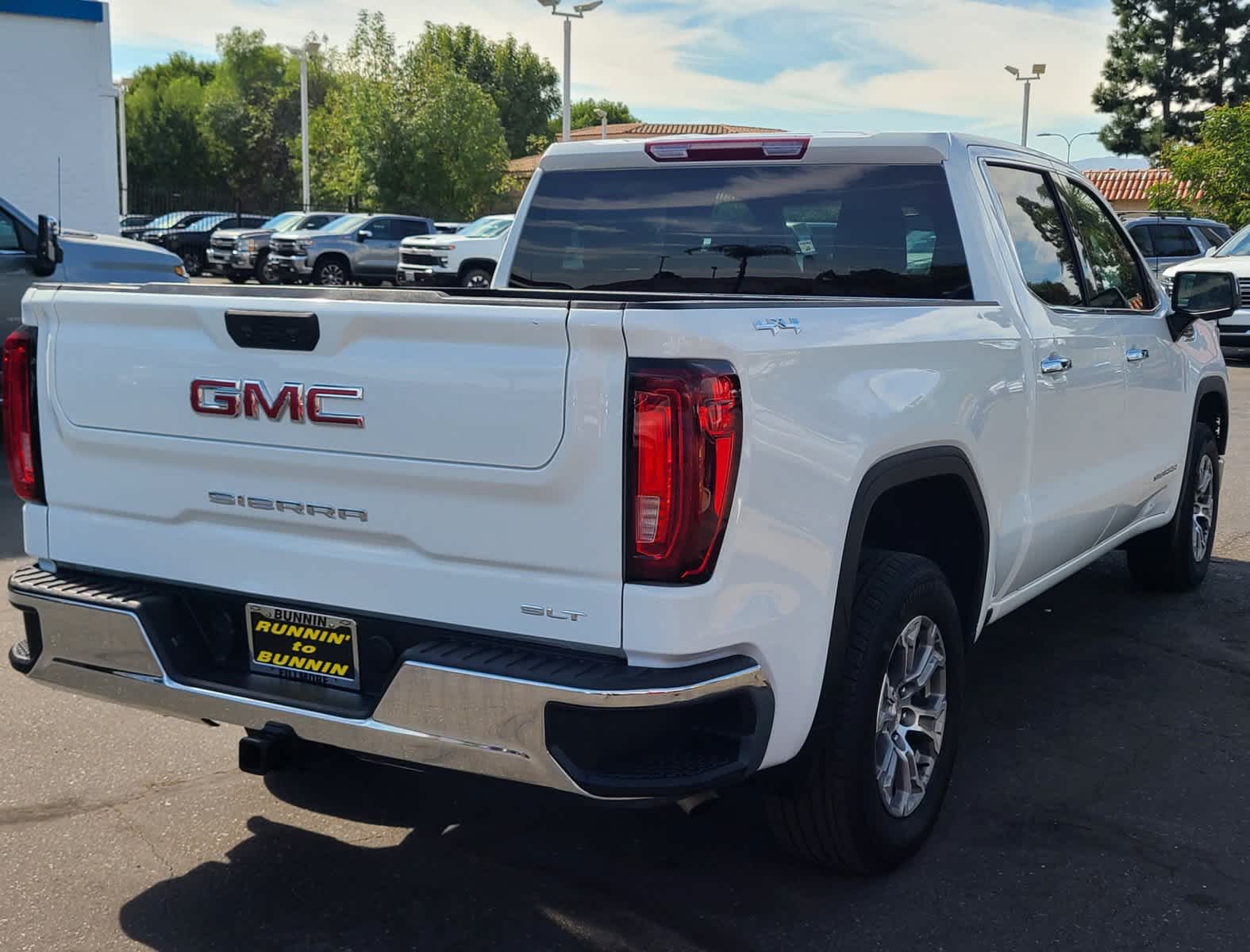 2024 GMC Sierra 1500 SLT 4WD Crew Cab 147 12