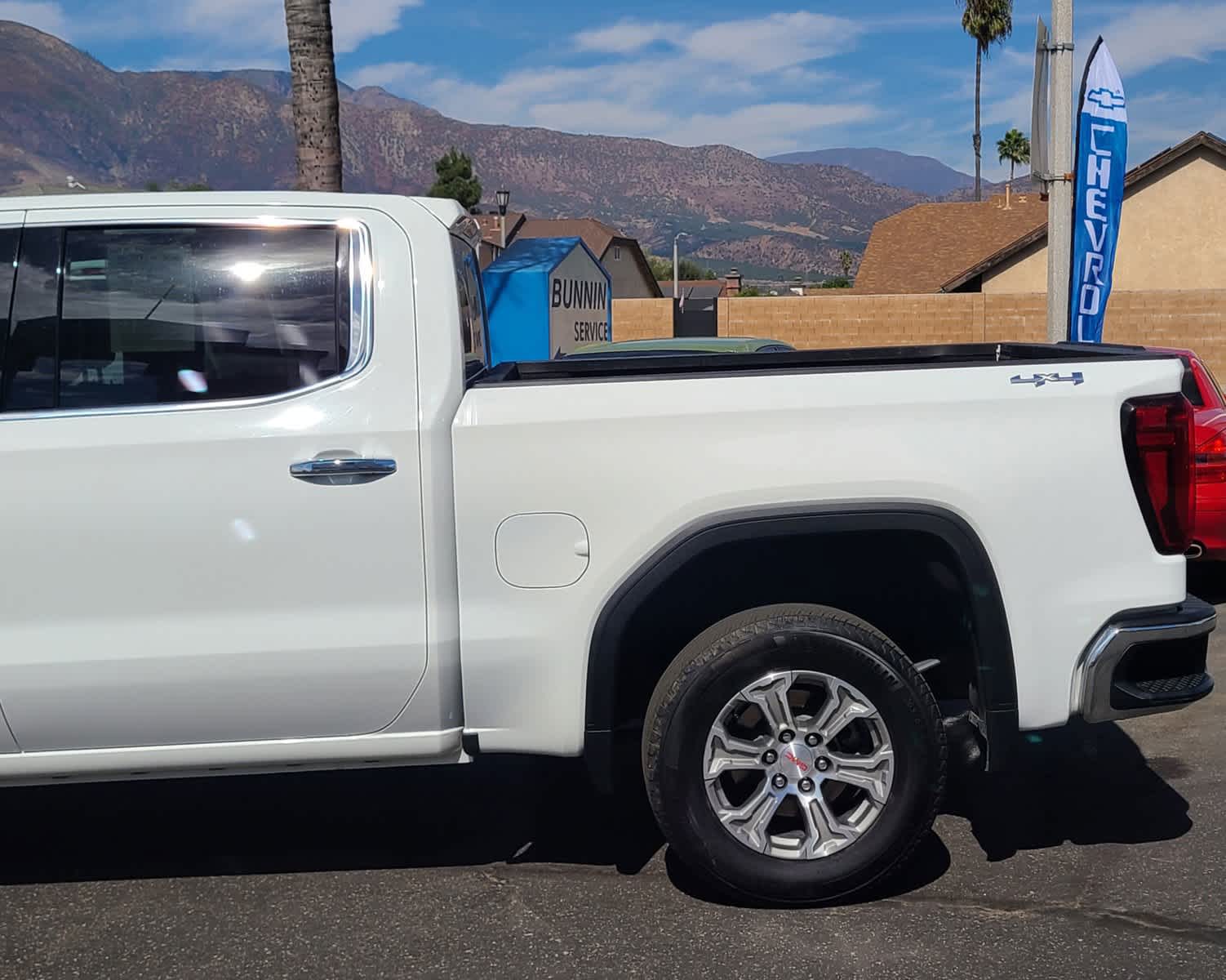 2024 GMC Sierra 1500 SLT 4WD Crew Cab 147 27