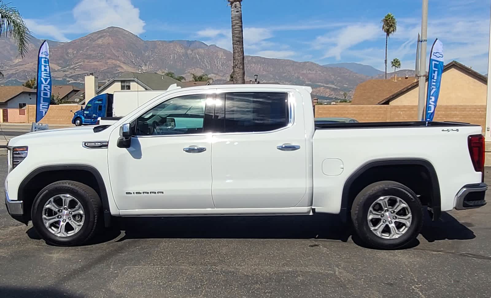 2024 GMC Sierra 1500 SLT 4WD Crew Cab 147 6