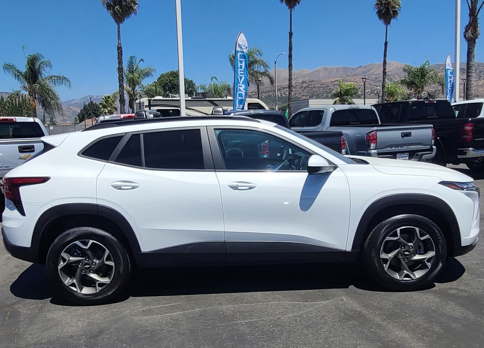 2025 Chevrolet Trax LT 10