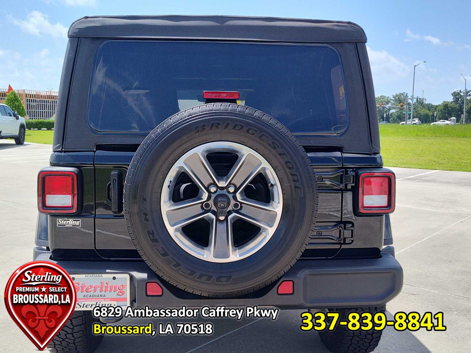 View vehicle photo 5