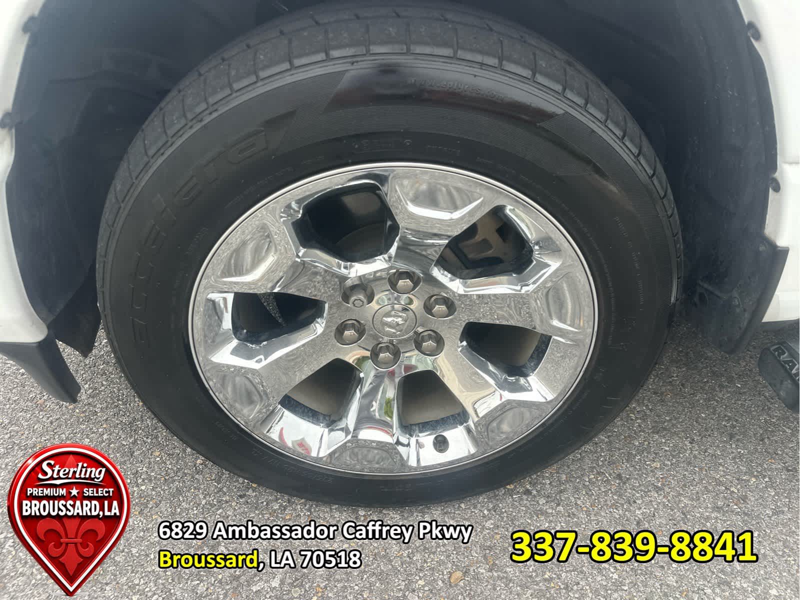 View vehicle photo 6