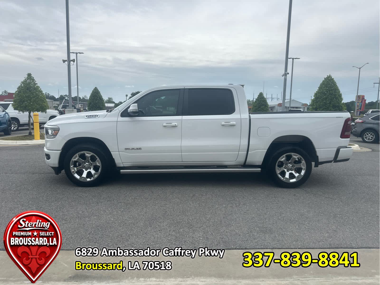 View vehicle photo 3