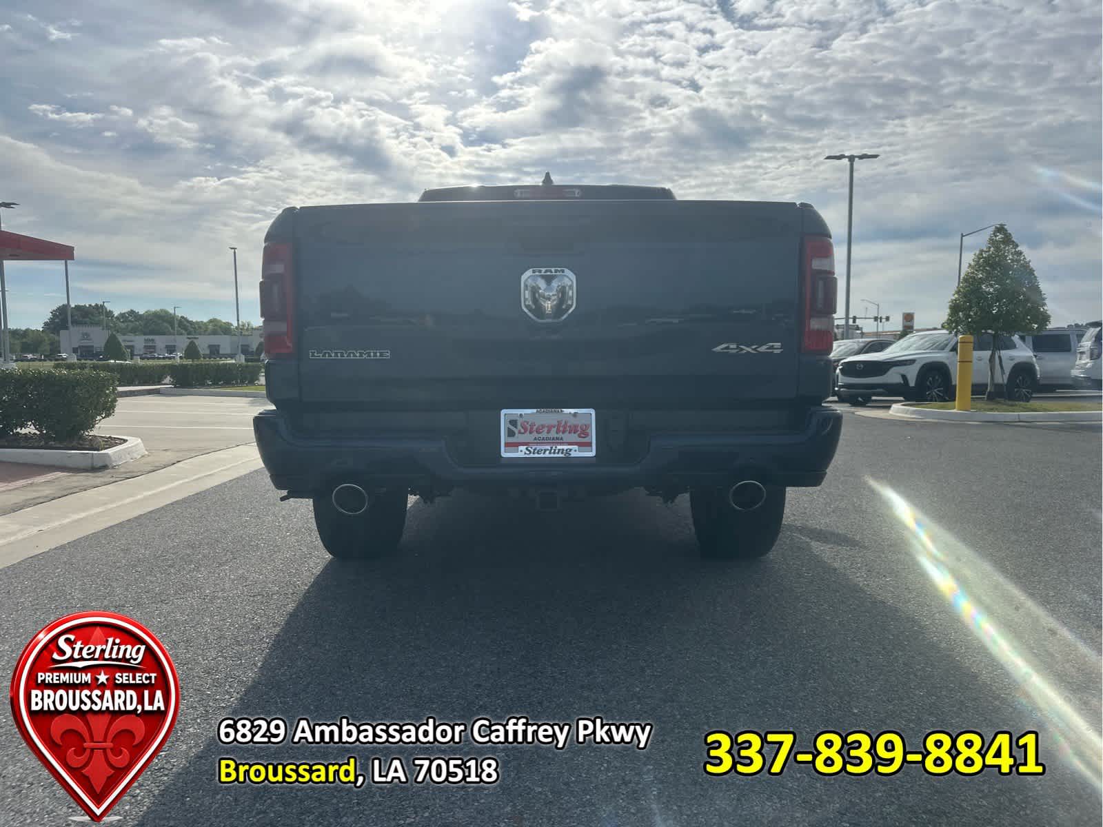 View vehicle photo 4