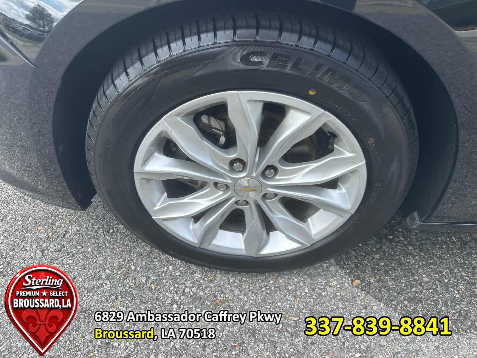 View vehicle photo 5