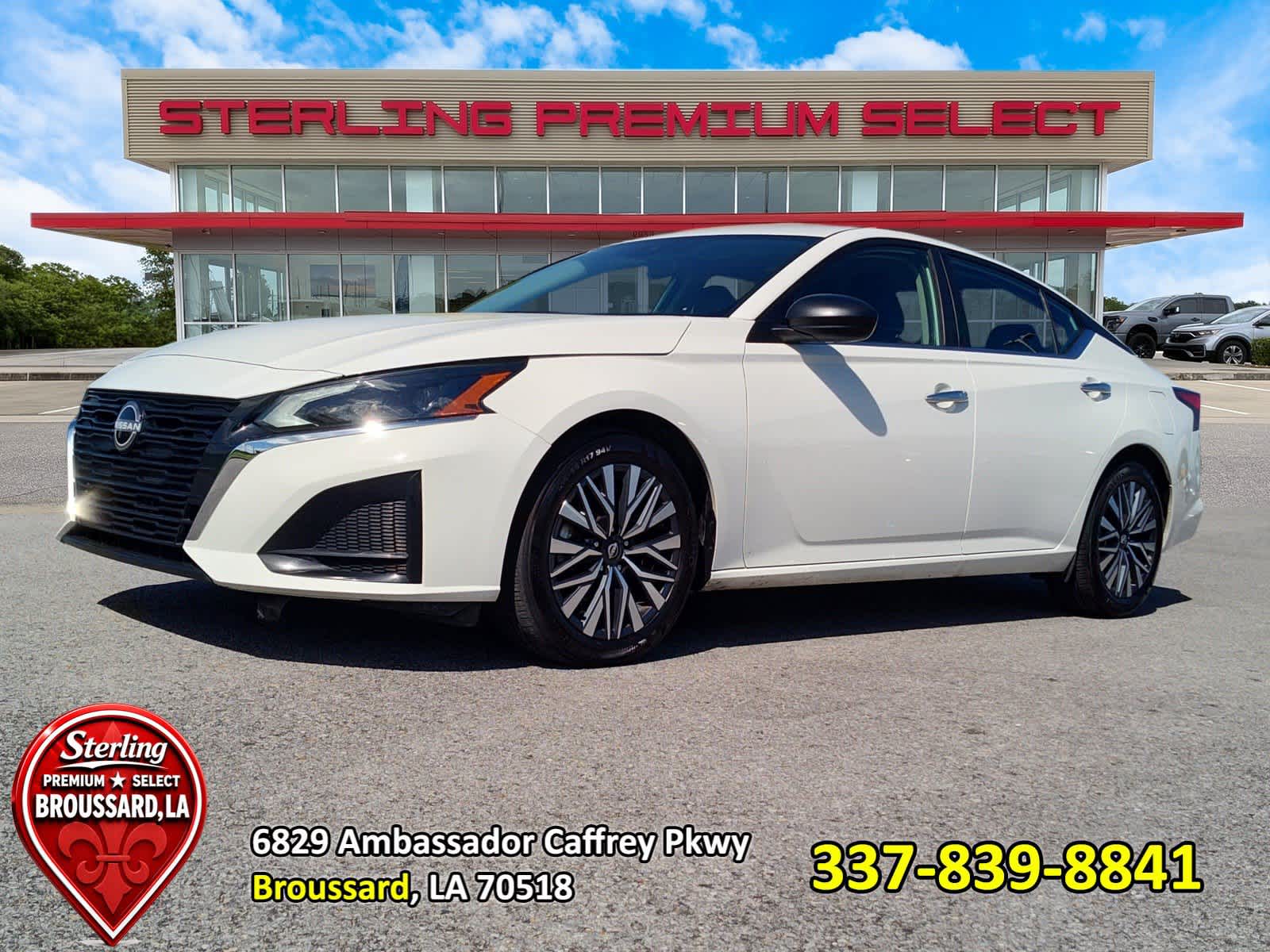Glacier White 2025 Nissan Altima Sedan Front-Wheel Drive Continuously Variable Transmission