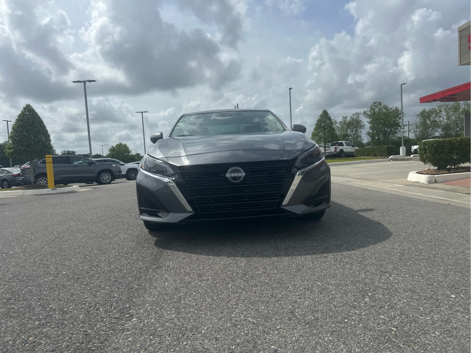 View vehicle photo 2