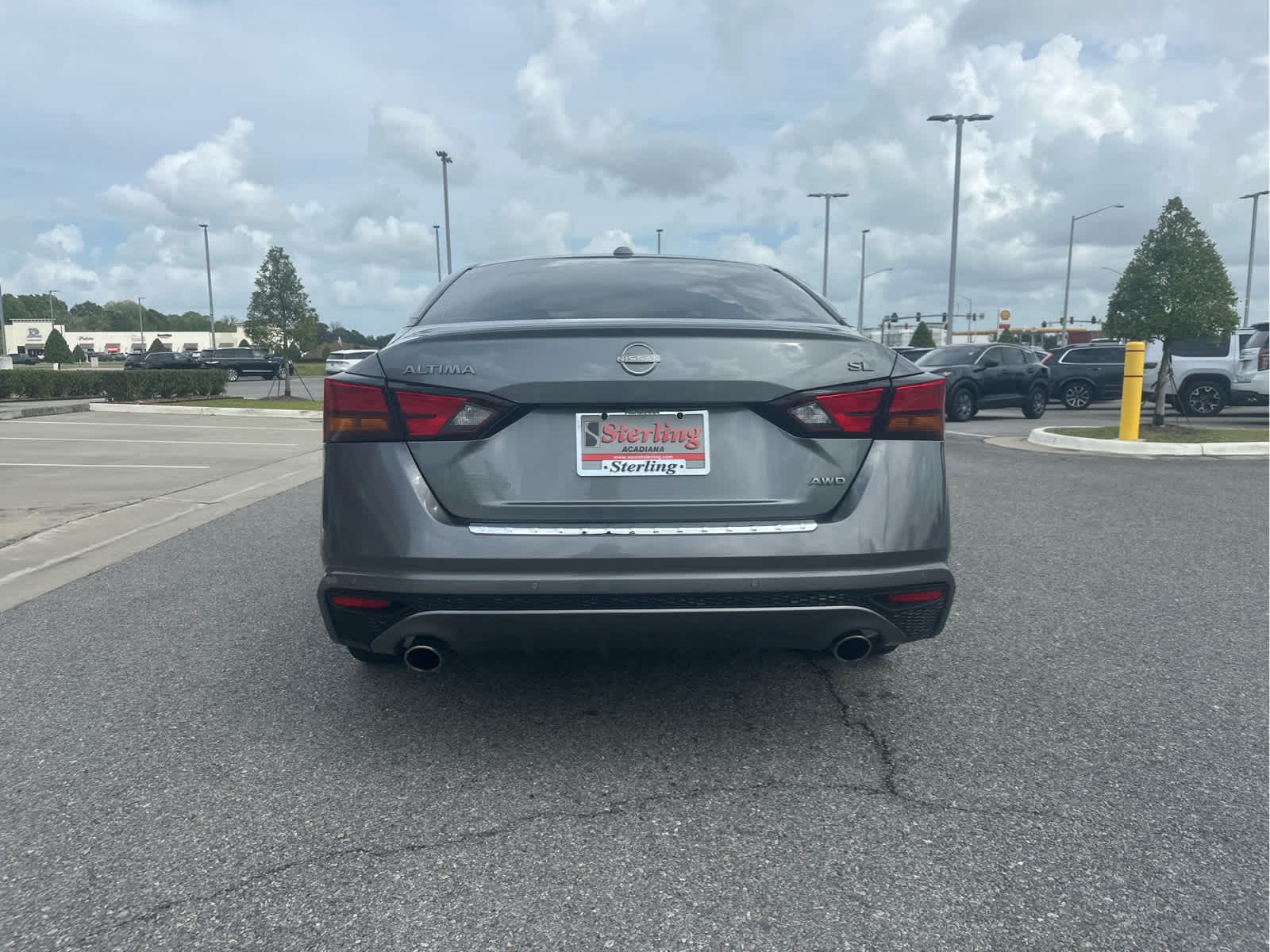 View vehicle photo 4