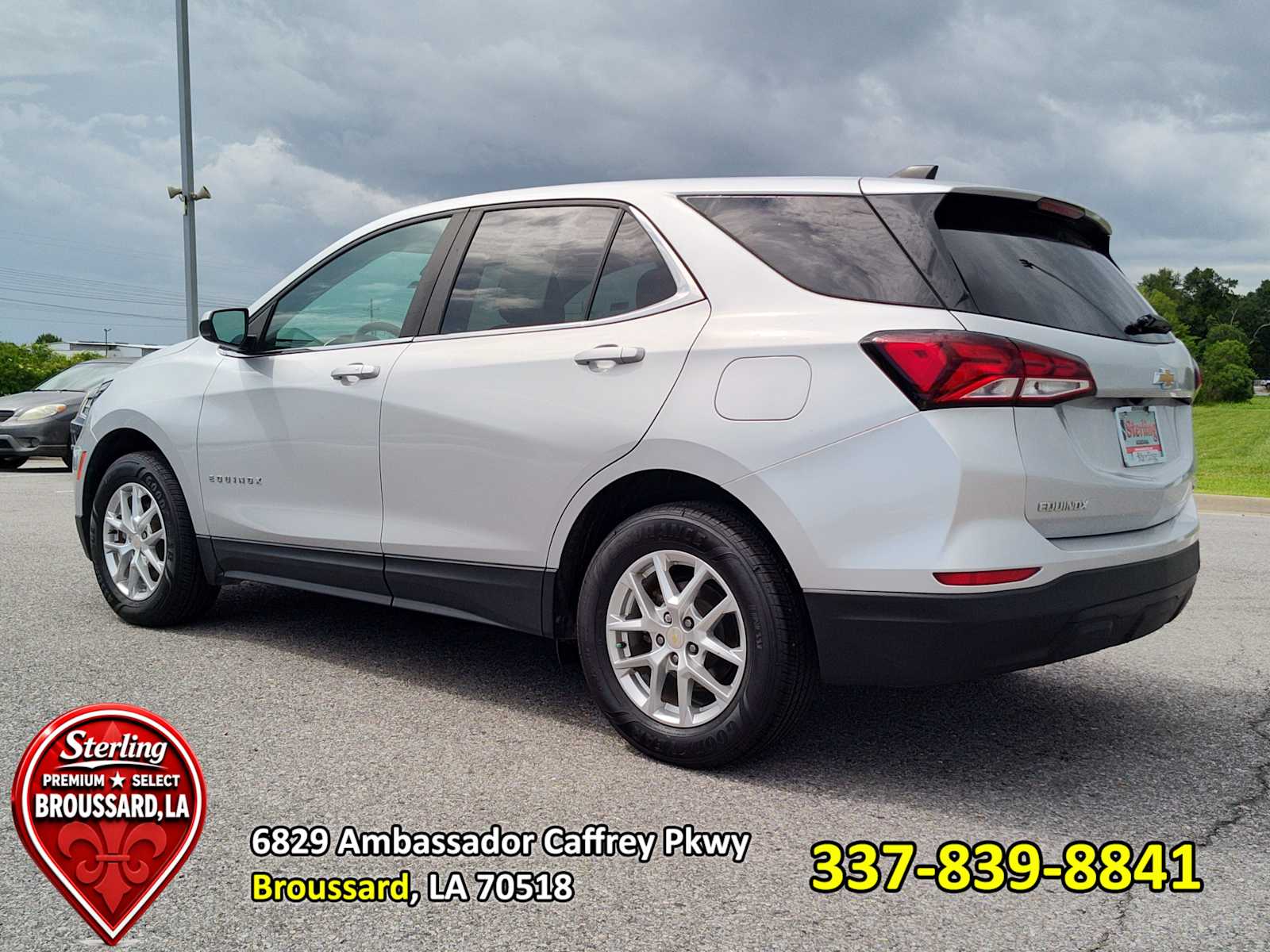 View vehicle photo 4