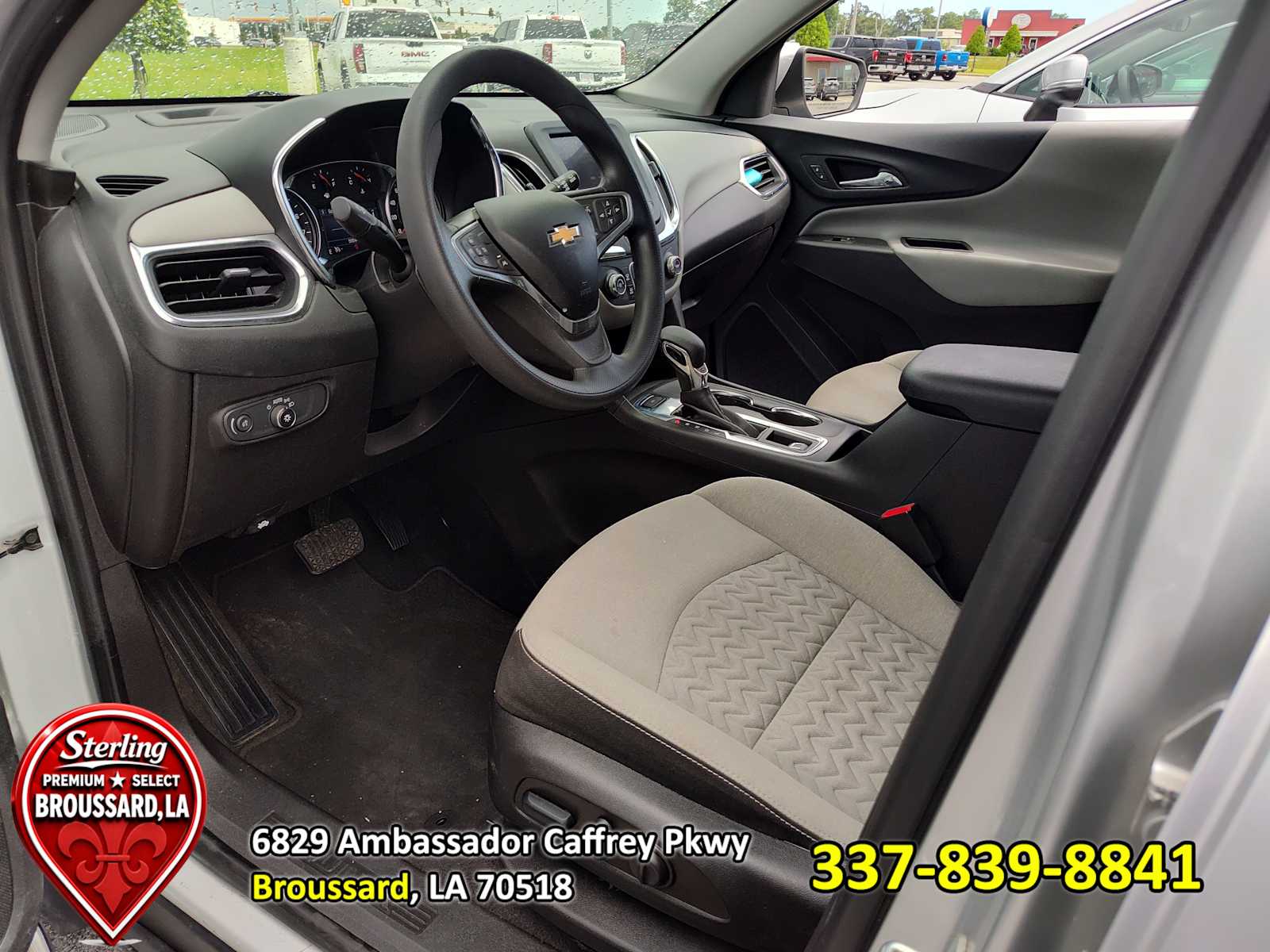 View vehicle photo 2