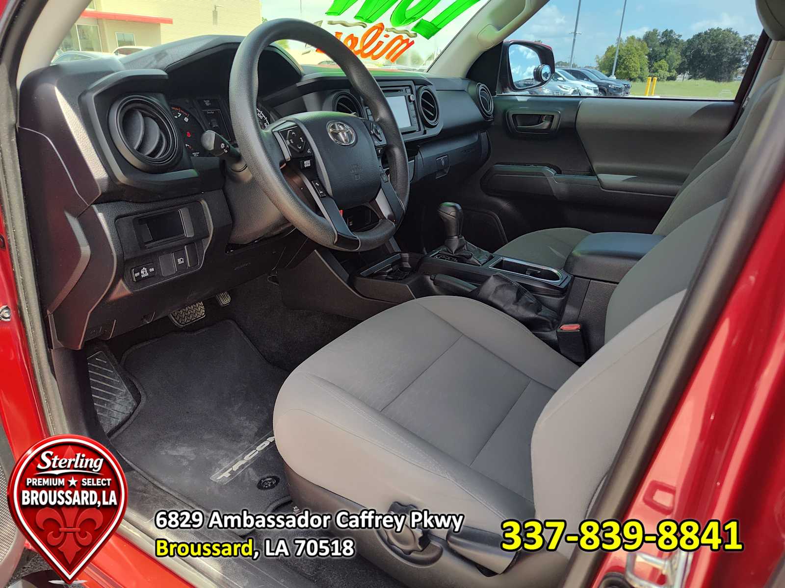 View vehicle photo 4