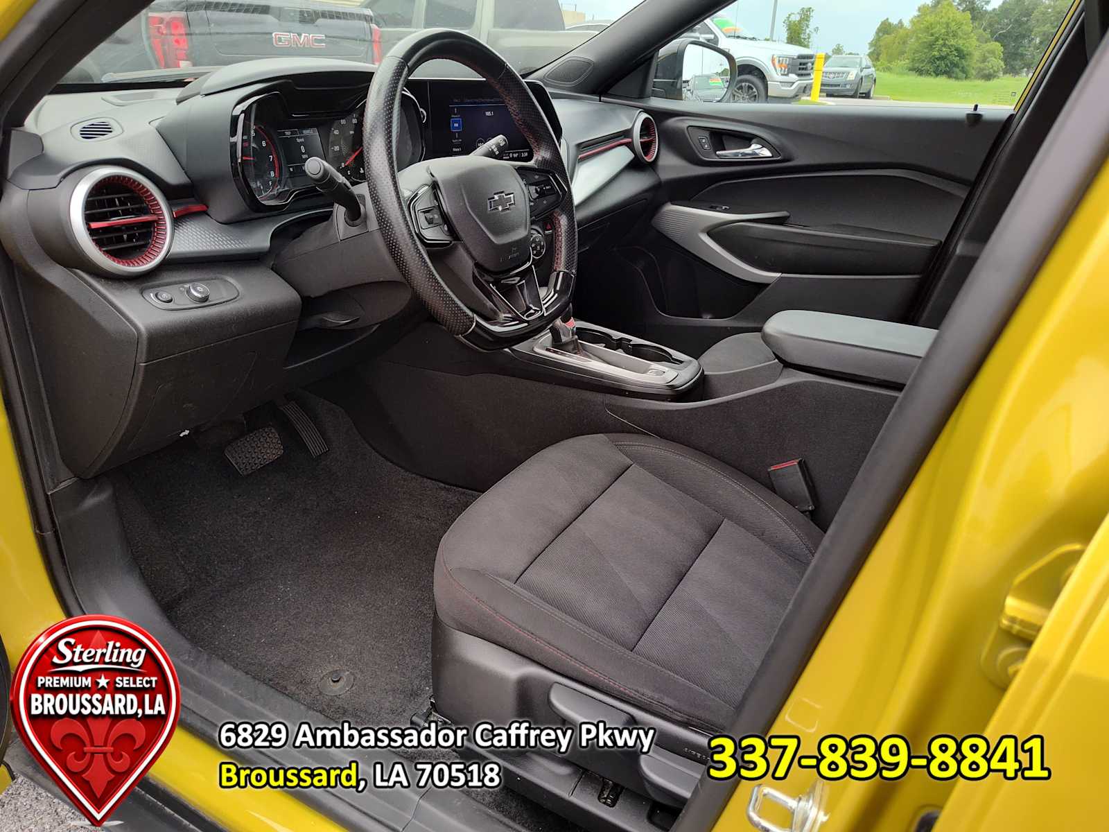 View vehicle photo 2
