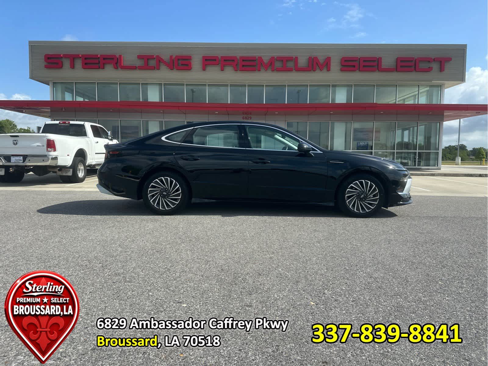 Abyss Black 2025 Hyundai Sonata Hybrid Sedan Front-Wheel Drive 6-Speed Automatic