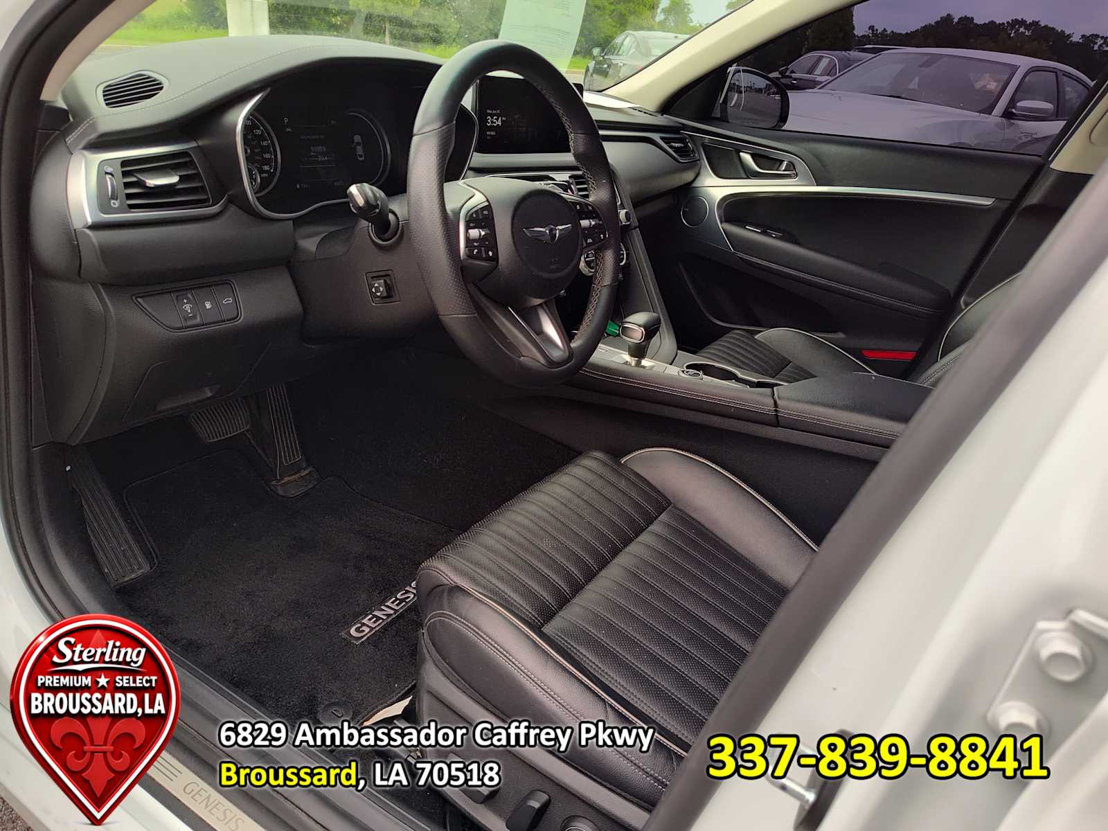 View vehicle photo 2