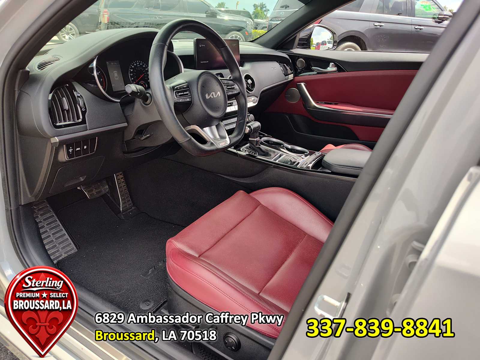 View vehicle photo 3