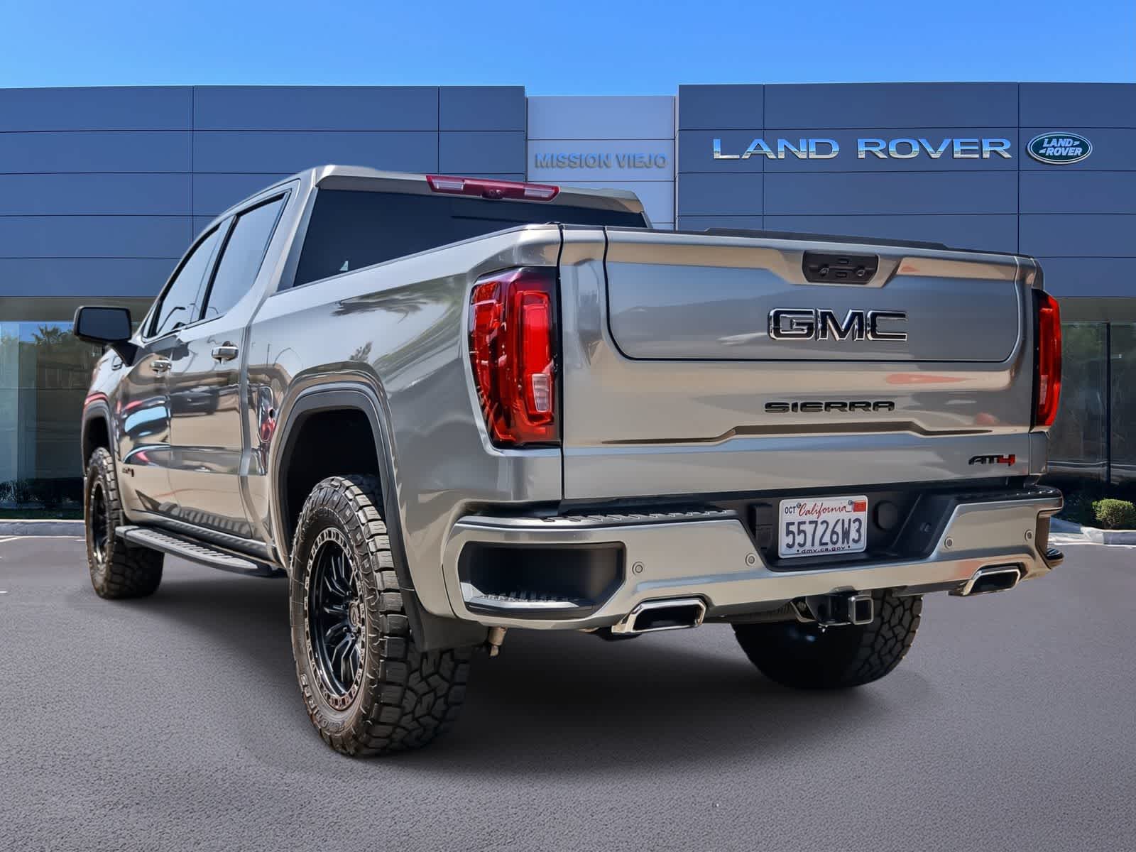 View vehicle photo 6