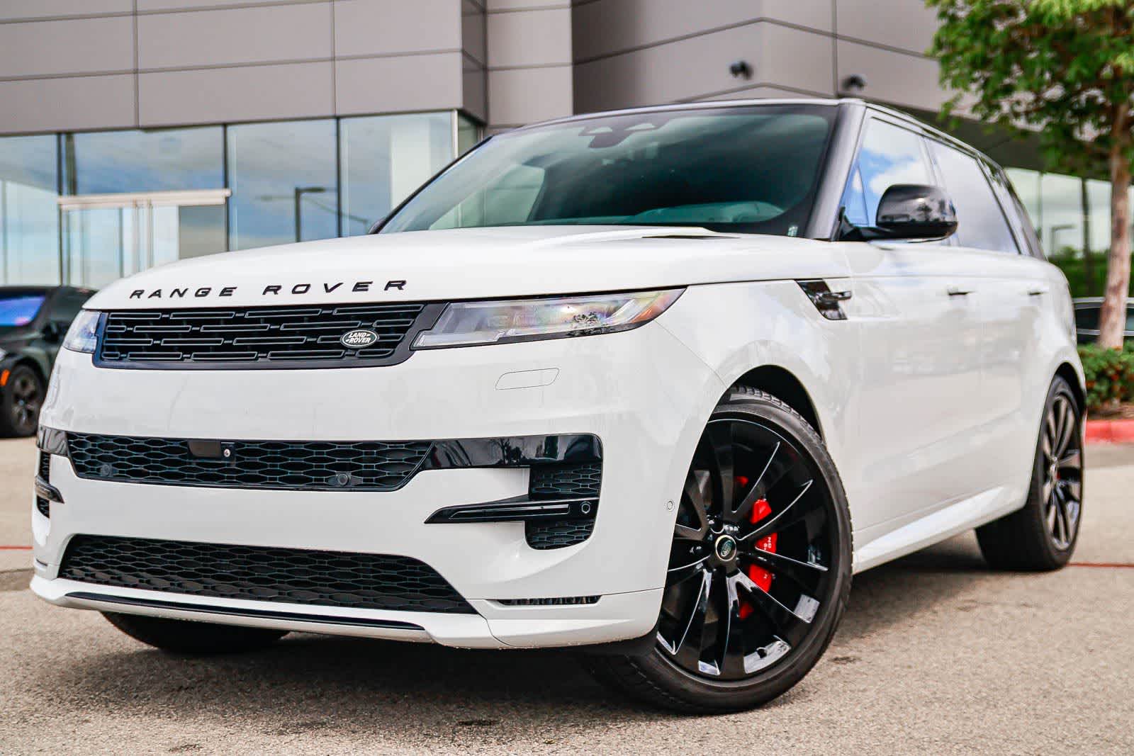White 2024 Land Rover Range Rover Sport P400 Dynamic SE AWD SUV / Crossover All-Wheel Drive 8-Speed Automatic