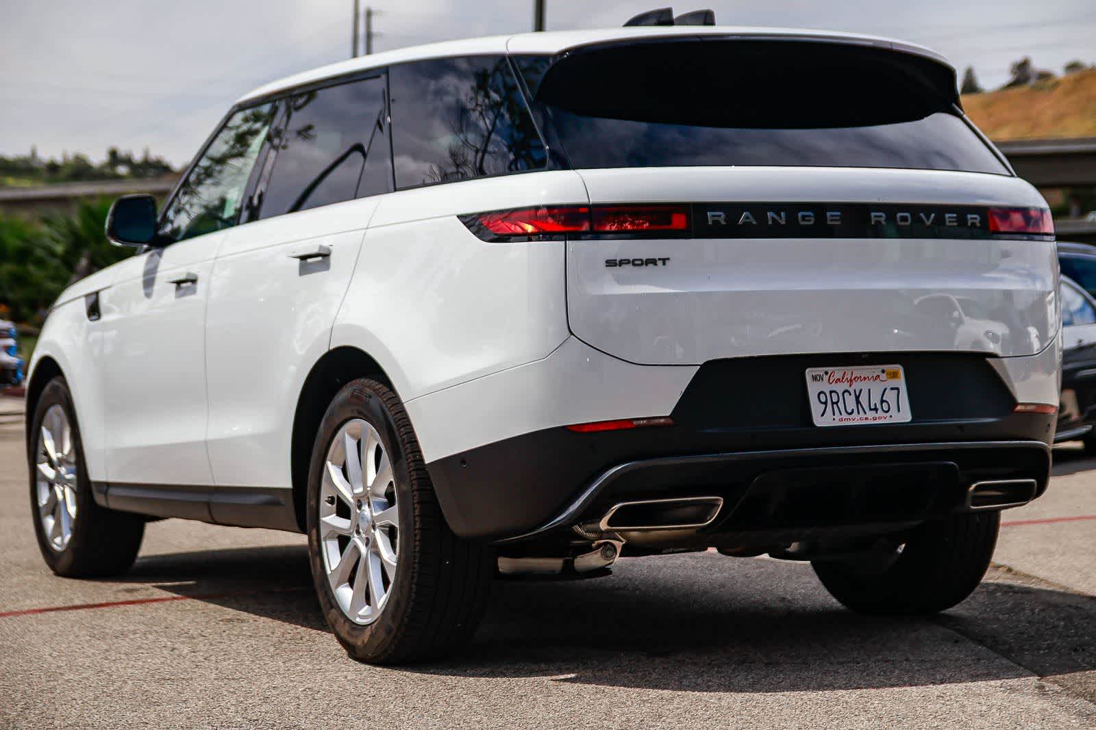 View vehicle photo 6