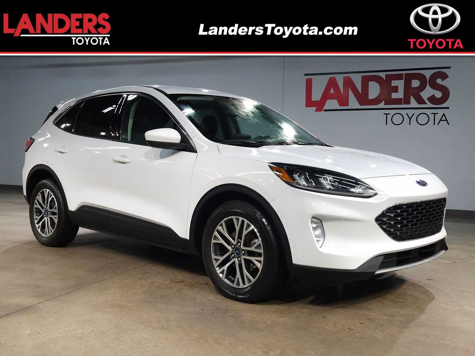 White 2022 Ford Escape Hybrid SEL FWD SUV / Crossover Front-Wheel Drive Continuously Variable Transmission