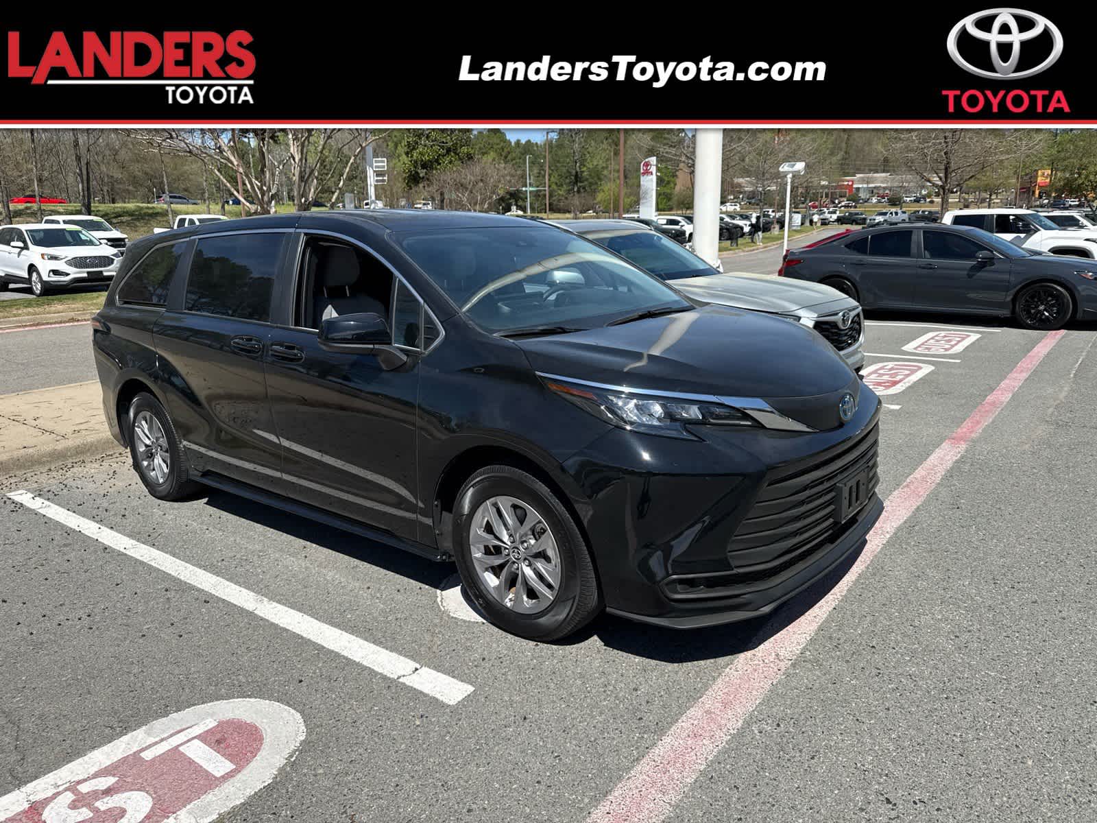 Black 2025 Toyota Sienna LE 8-Passenger FWD Minivan Front-Wheel Drive Continuously Variable Transmission