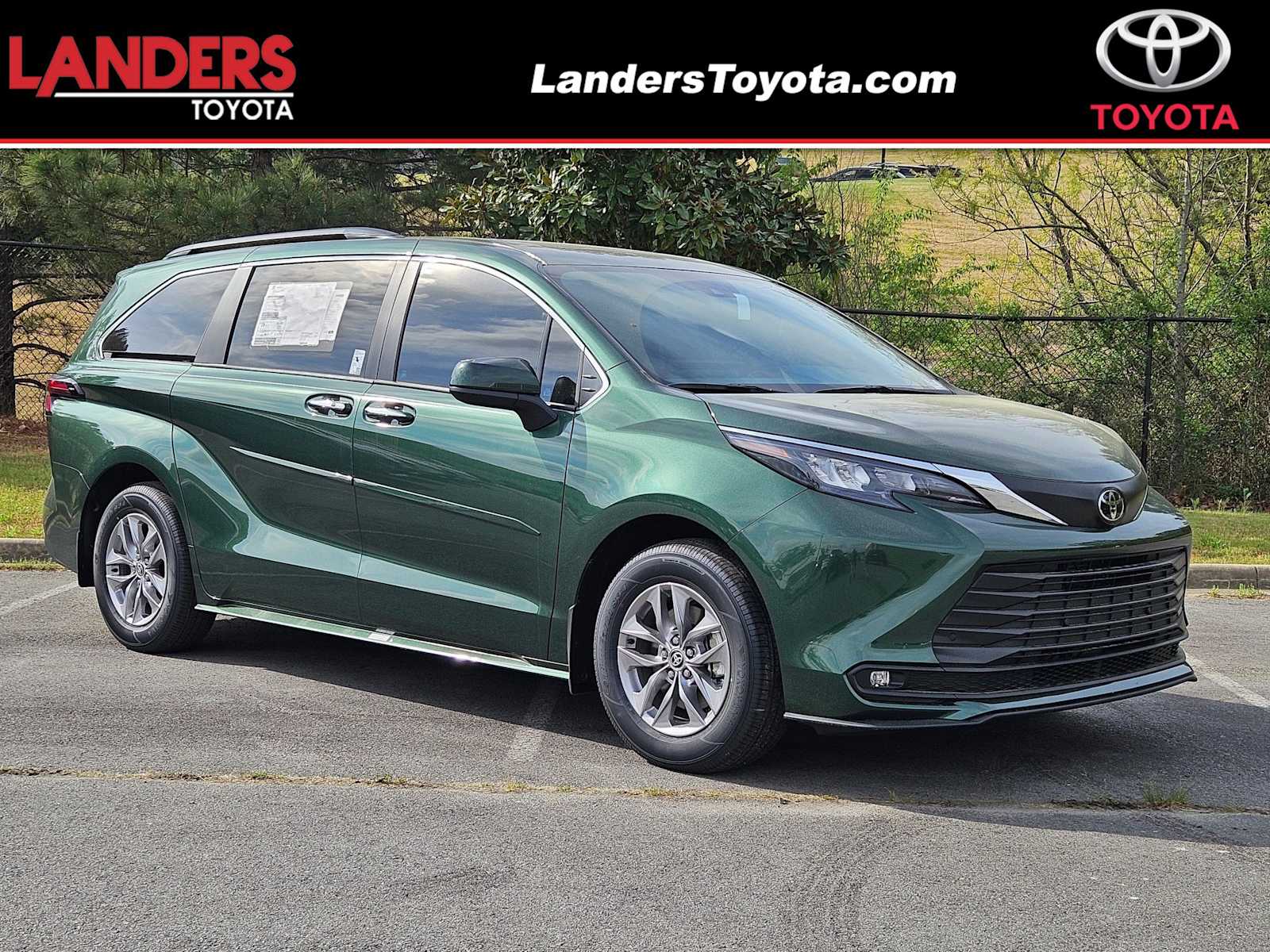 Green 2026 Toyota Sienna XLE 7-Passenger FWD Minivan Front-Wheel Drive Continuously Variable Transmission