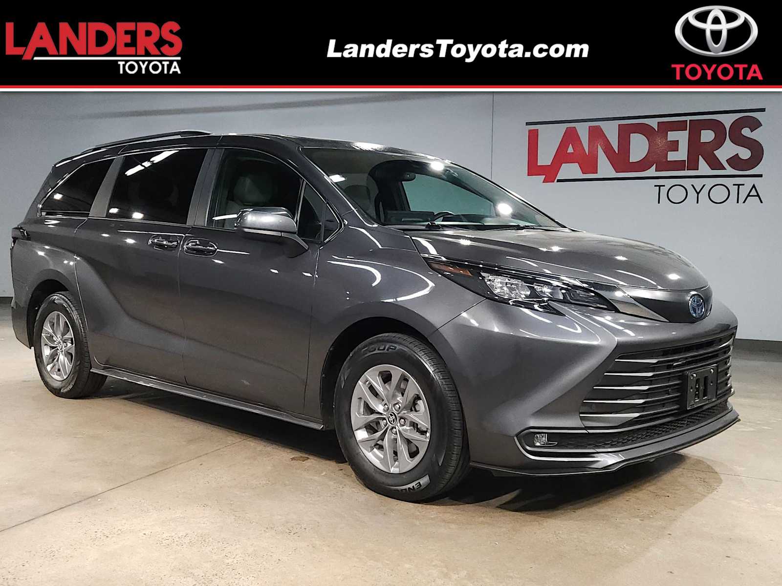 Gray 2025 Toyota Sienna XLE 7-Passenger FWD Minivan Front-Wheel Drive Continuously Variable Transmission