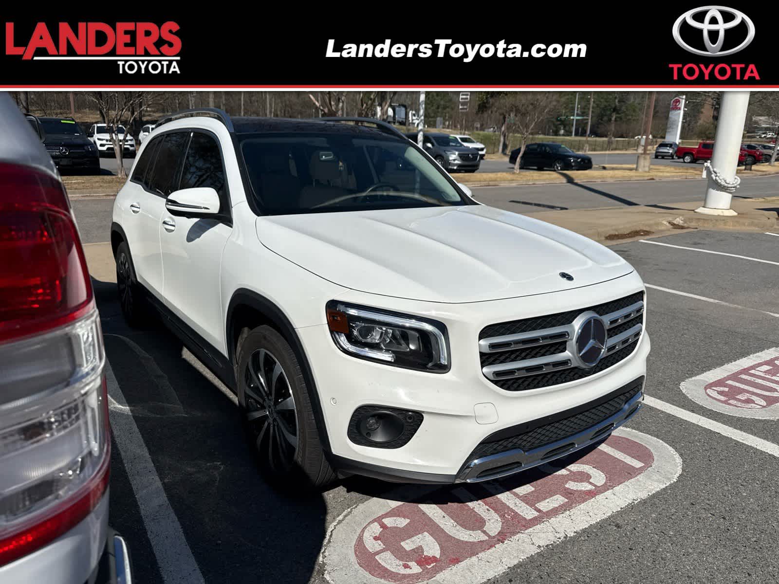 White 2022 Mercedes-Benz GLB 250 FWD SUV / Crossover Front-Wheel Drive Automatic