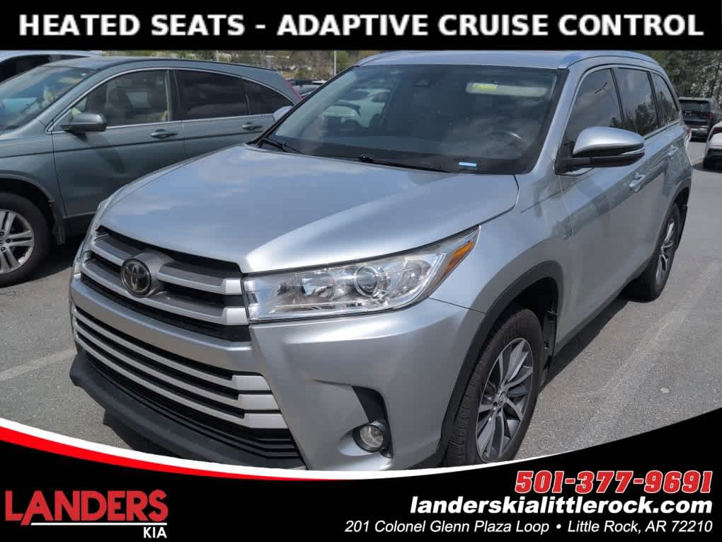 Silver 2019 Toyota Highlander XLE FWD SUV / Crossover Front-Wheel Drive Automatic