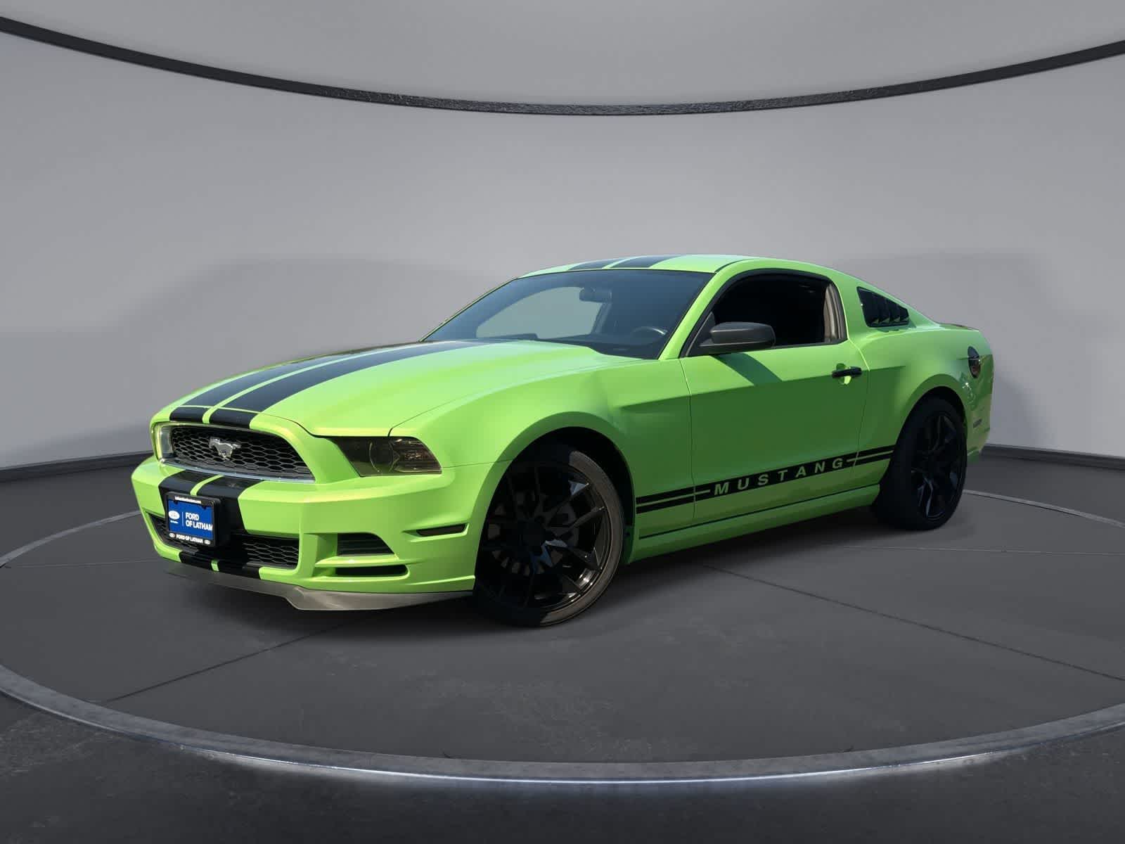 2014 Ford Mustang V6 Coupe RWD