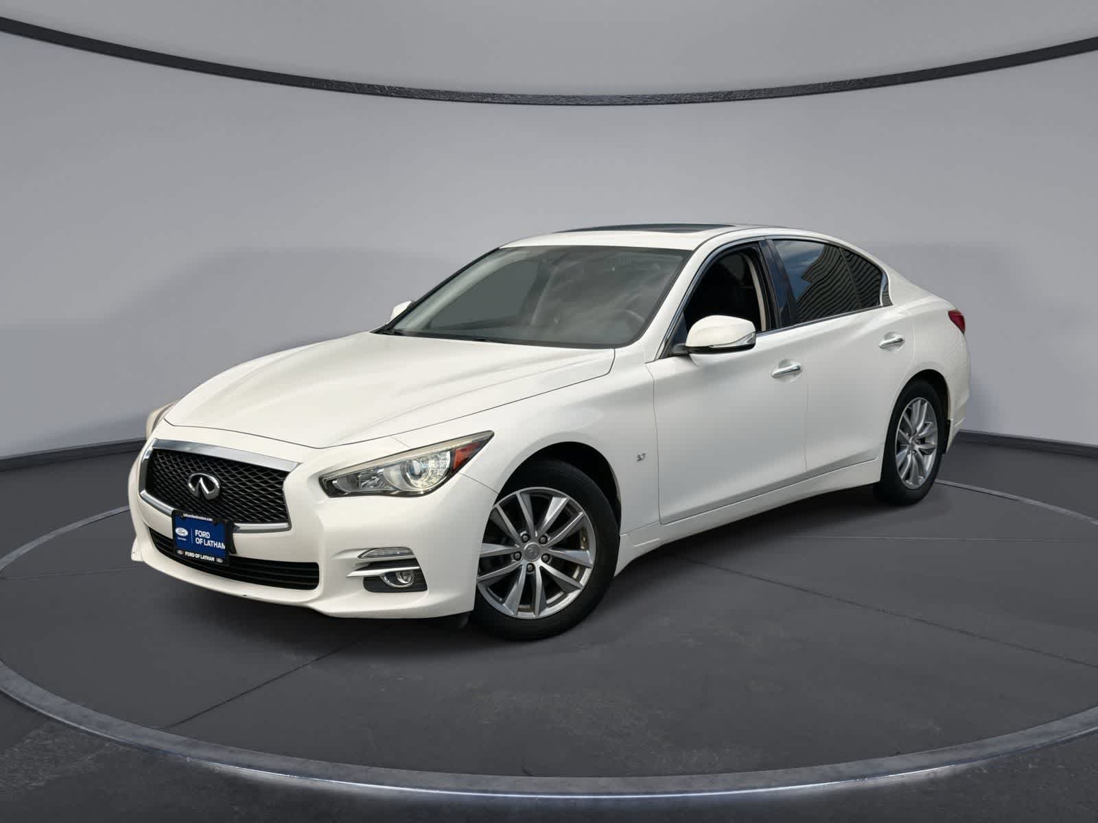 2015 INFINITI Q50