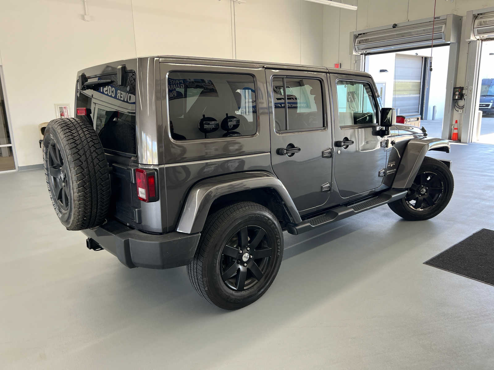 2017 Jeep Wrangler Unlimited Sahara 5