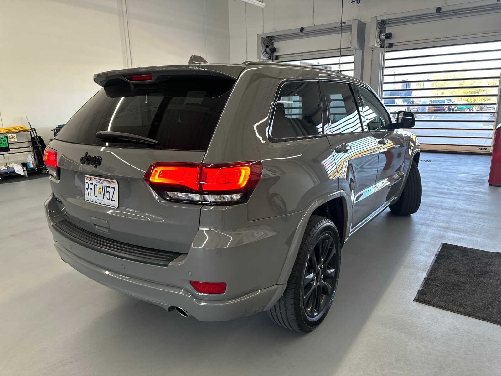 2020 Jeep Grand Cherokee Altitude 7