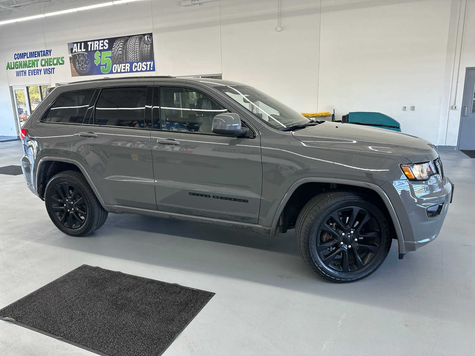 2020 Jeep Grand Cherokee Altitude 4