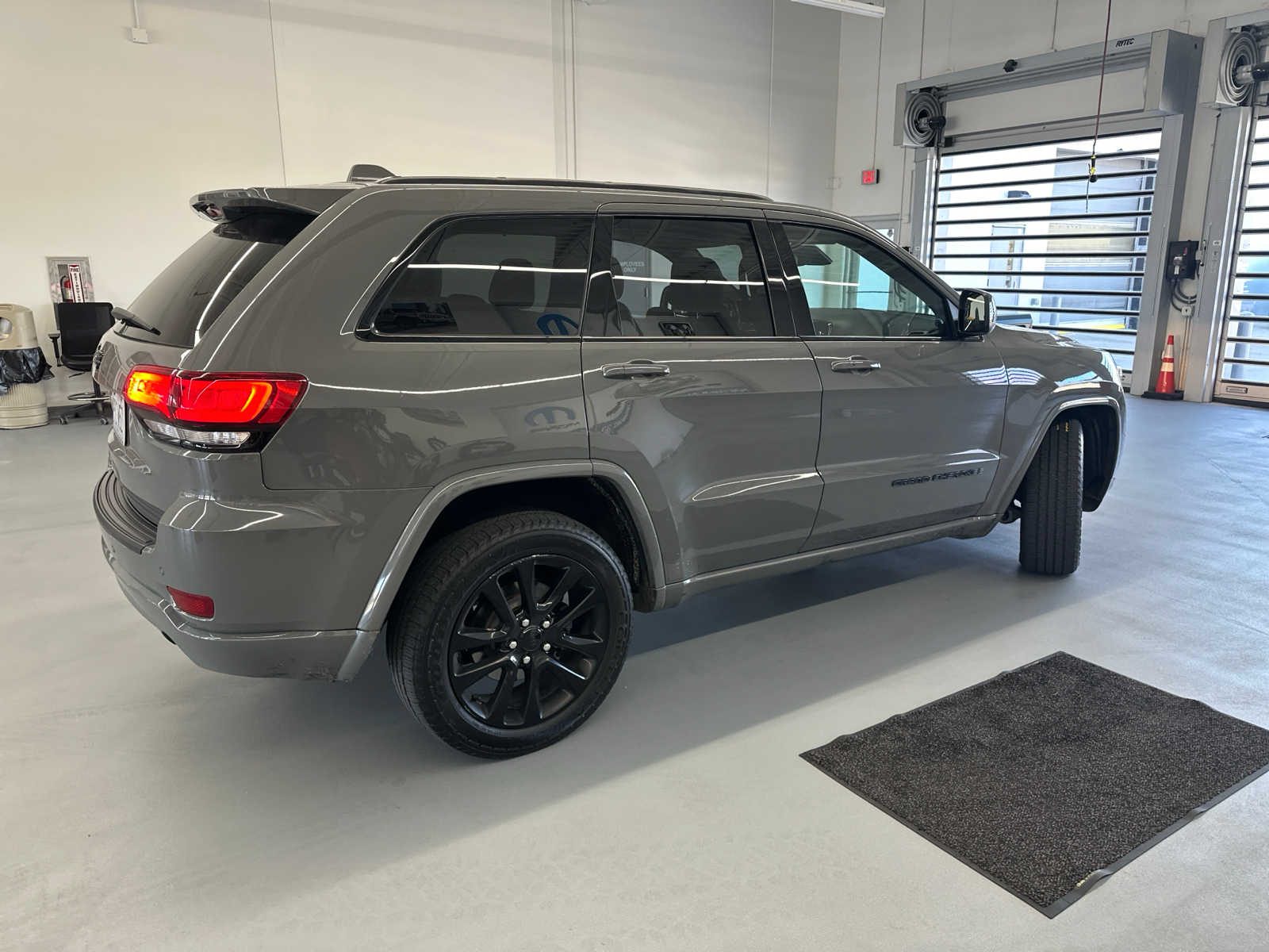 2020 Jeep Grand Cherokee Altitude 6