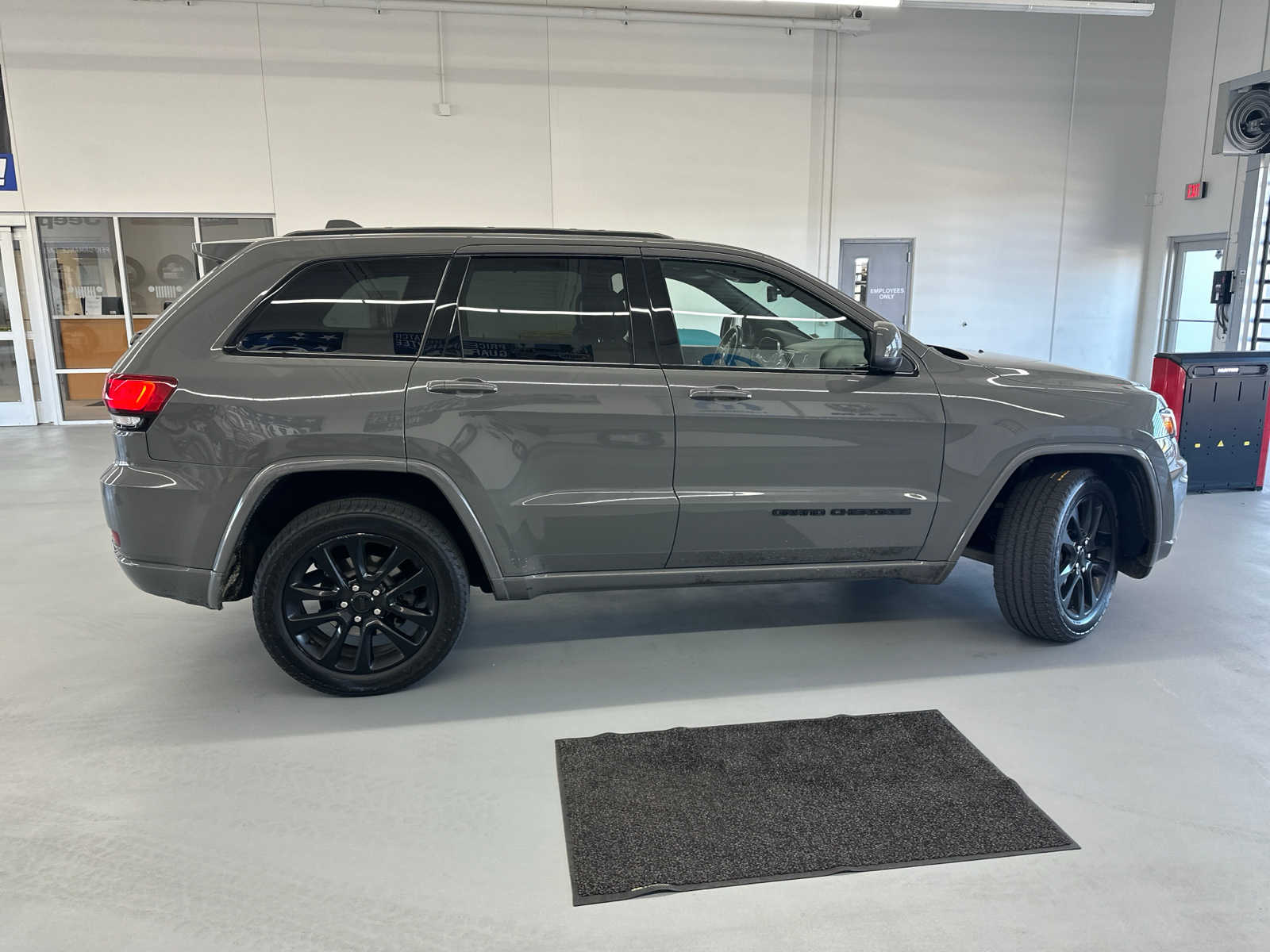 2020 Jeep Grand Cherokee Altitude 5