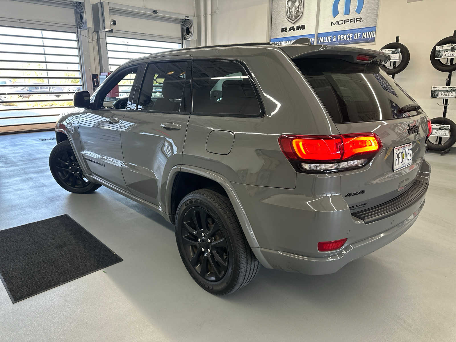 2020 Jeep Grand Cherokee Altitude 11