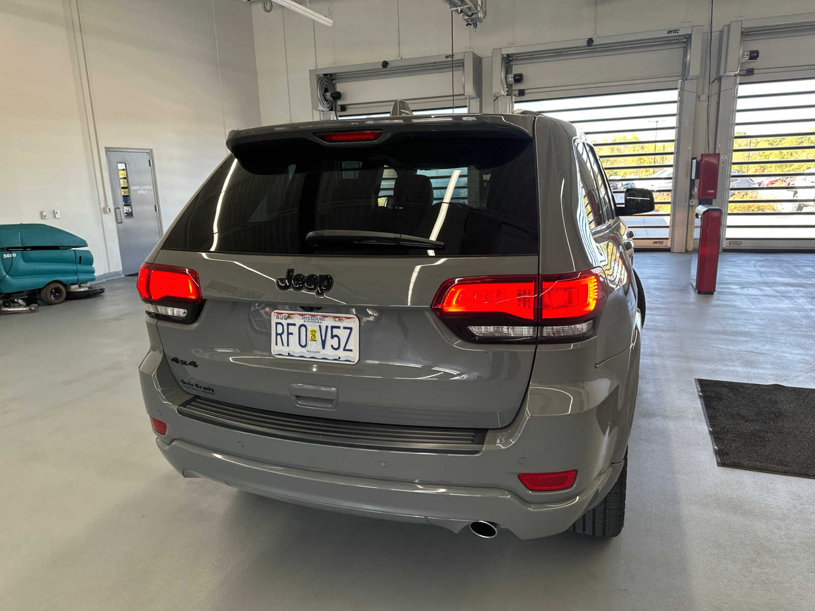 2020 Jeep Grand Cherokee Altitude 8