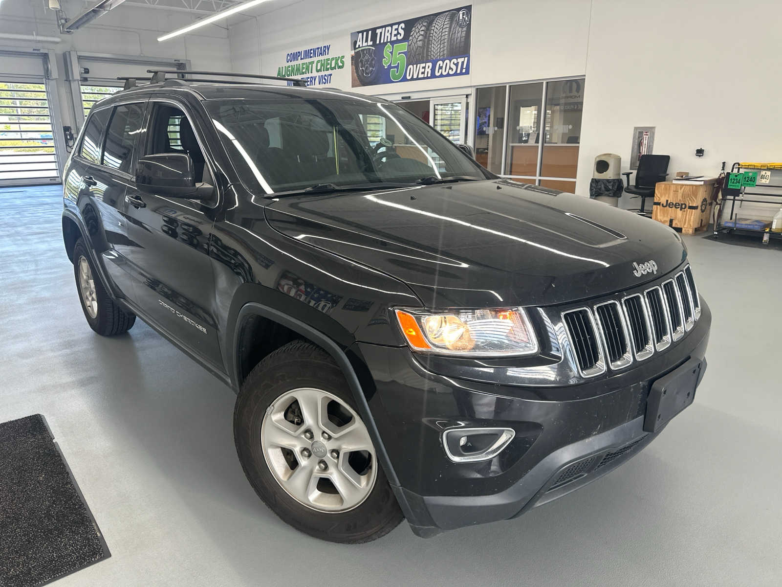 2014 Jeep Grand Cherokee Laredo 3