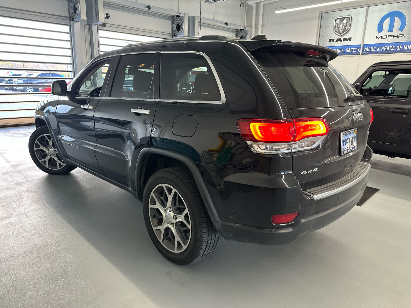 2020 Jeep Grand Cherokee Limited 9