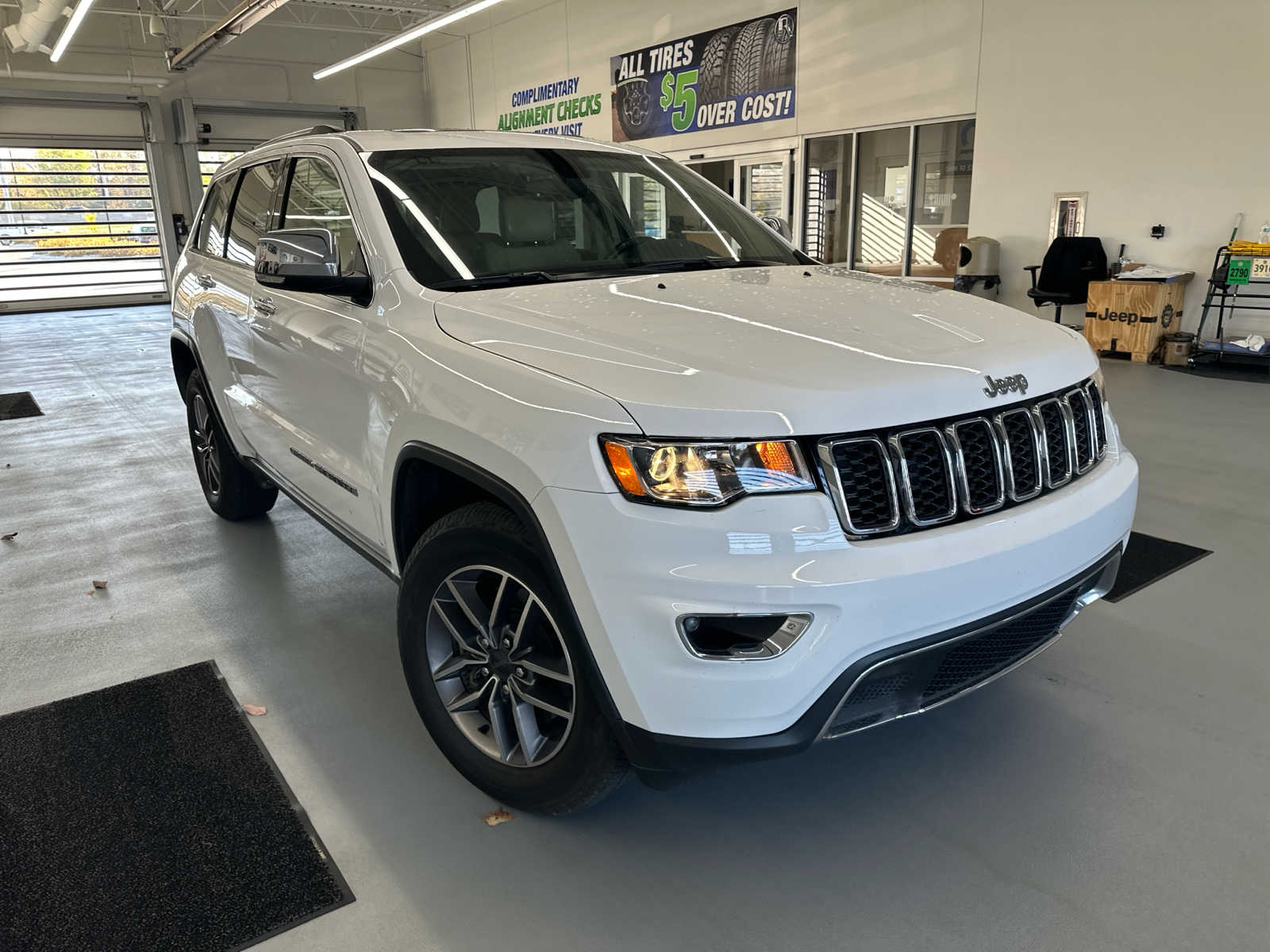 2021 Jeep Grand Cherokee Limited 3