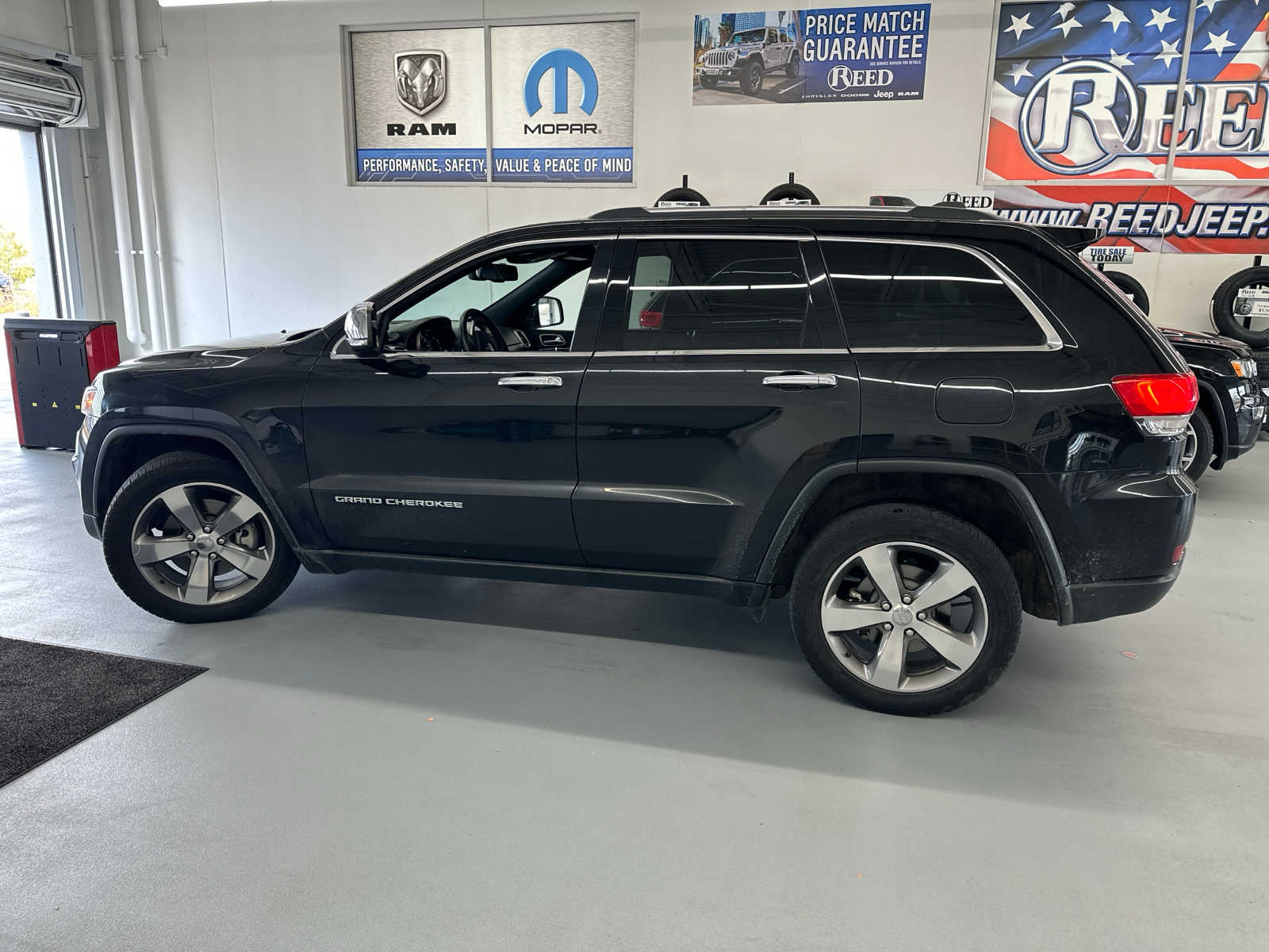 2014 Jeep Grand Cherokee Limited 11