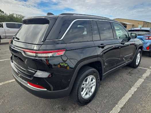 2023 Jeep Grand Cherokee Laredo 4