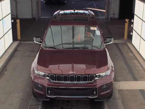 2023 Jeep Grand Cherokee Overland 16