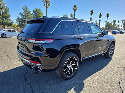 2022 Jeep Grand Cherokee Summit Reserve 4