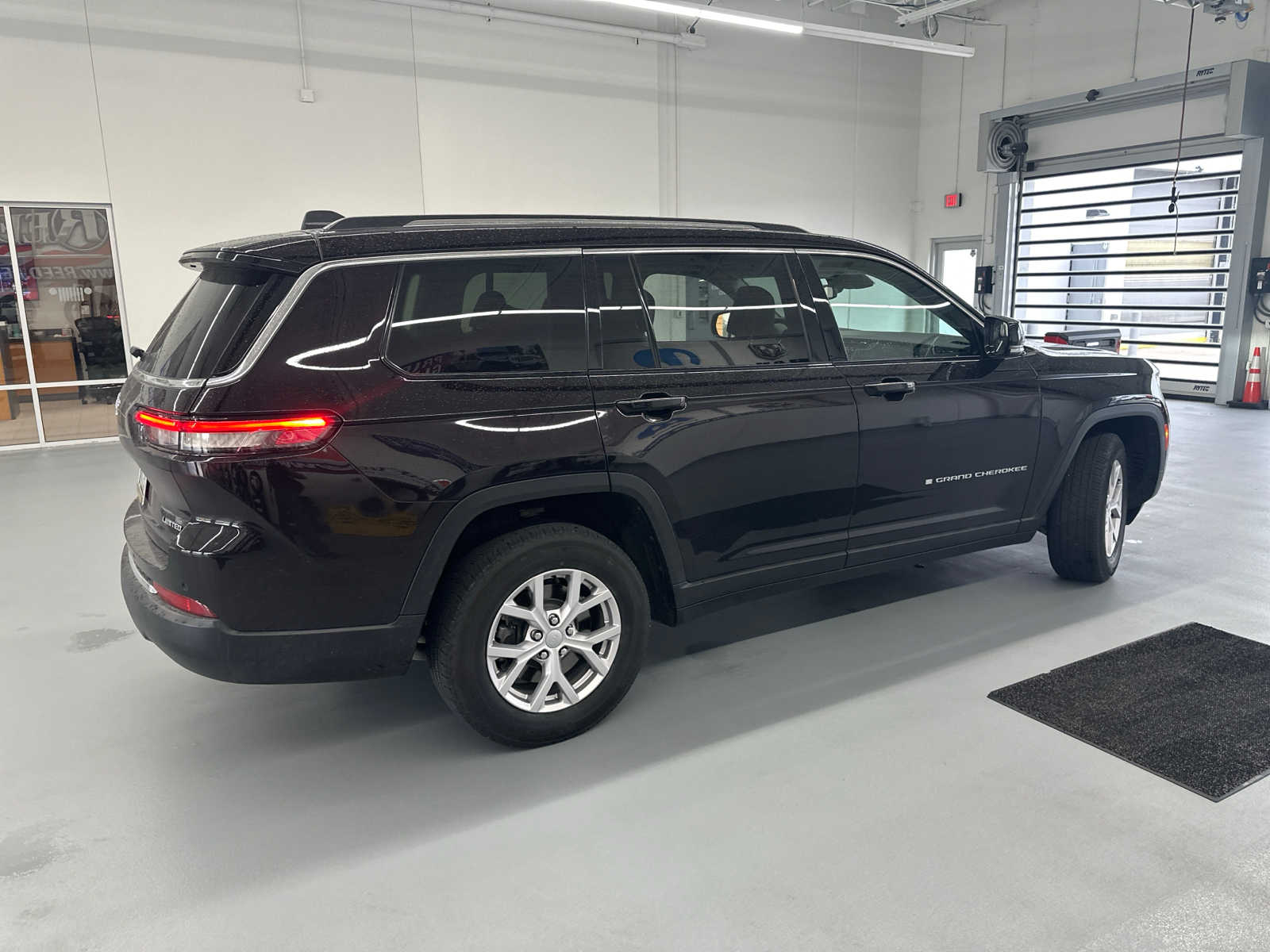 2022 Jeep Grand Cherokee L Limited 6